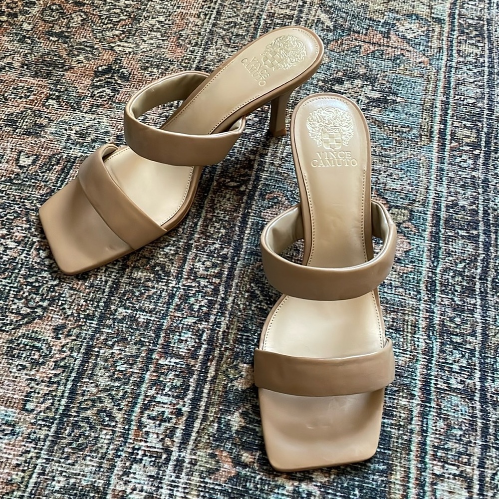 Nude Vince Camuto Heels - NWT size 10